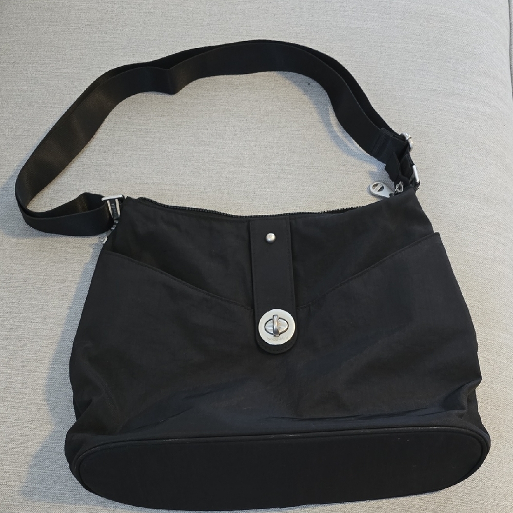 Elegant Black Shoulder Bag